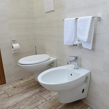 La Teresa Nocleg ze śniadaniem 3*